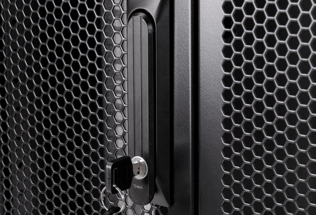 perforated-steel-metal-doors-metaltex-2