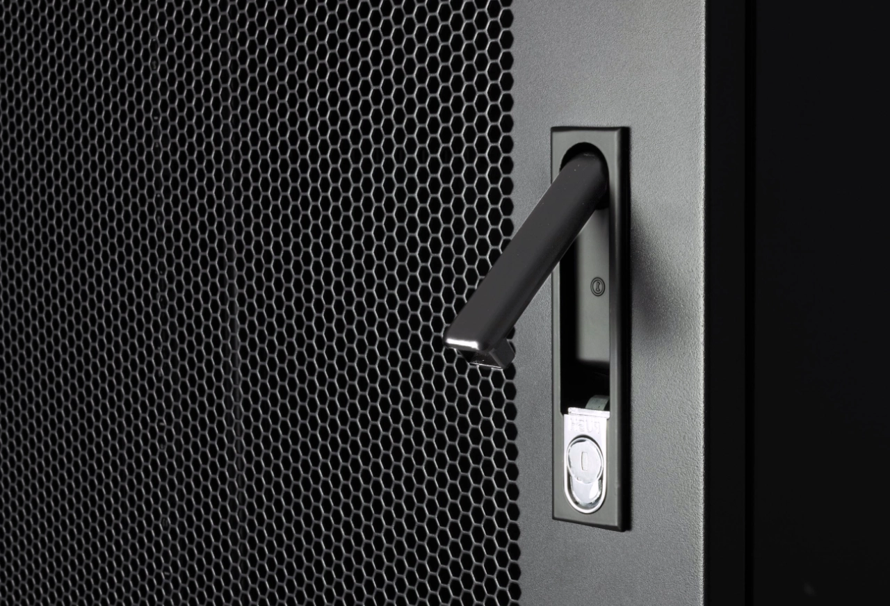 perforated-steel-metal-doors-metaltex-3